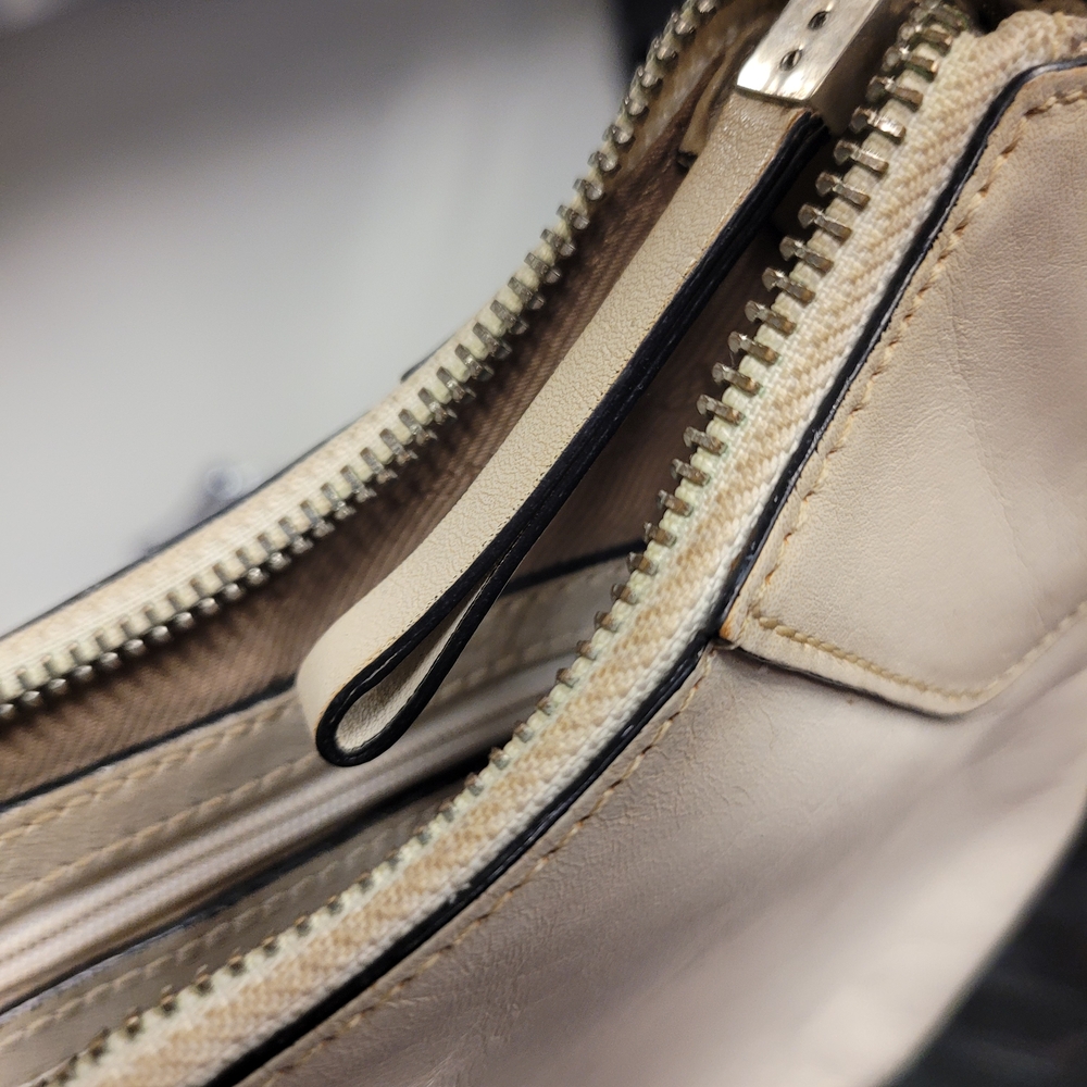 Monsac Cream Shoulder Bag With Dustbag - Picture 7 of 11